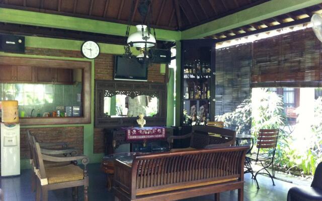 OYO 804 Ndalem Maharani Guest House