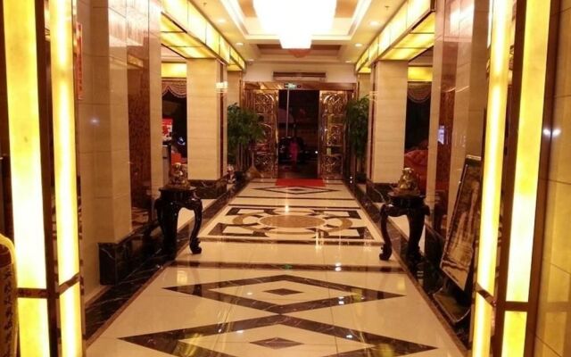 Jinhanting Theme Hotel (Xinyang Railway Station Tianrun Plaza)