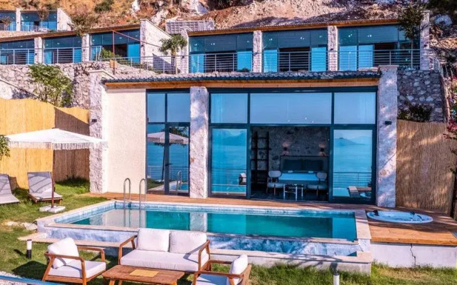 La Luna Villa 1