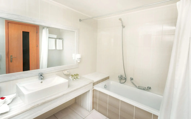 Grand Blue Beach Hotel