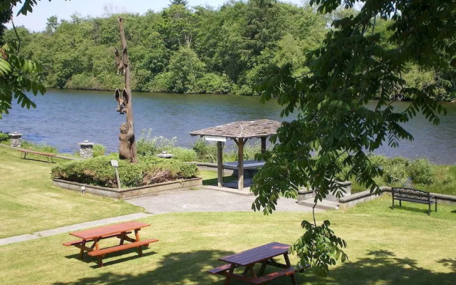 Campbell River Lodge by Riverside