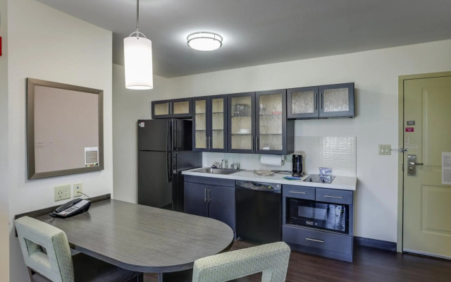 Candlewood Suites College Station At University by IHG