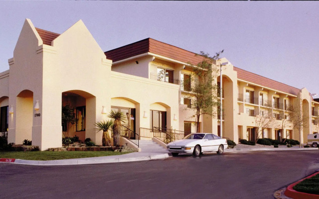 The Querque Hotel