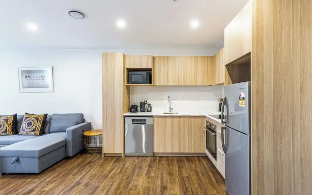 Stunning Ellerslie Apartment + Private Balcony!