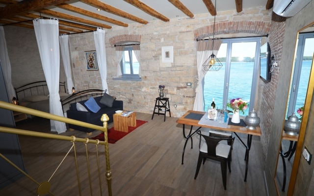 Arnolongo Sea View Studio