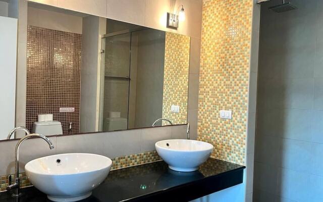 "6/37 2 Bedroom/2baths 1 km Walking to Patong Beach"