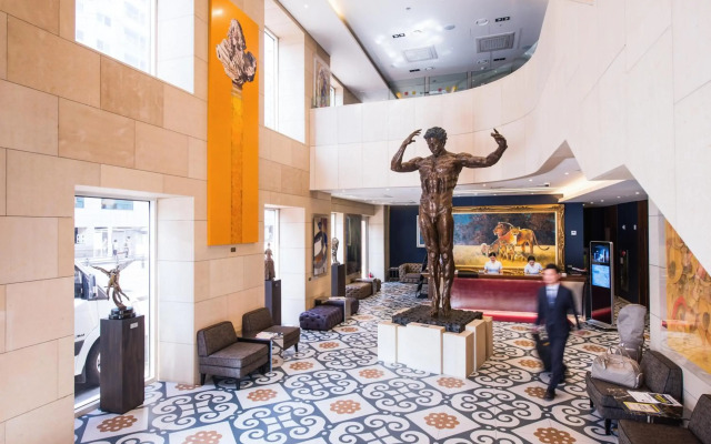 Hotel Leo