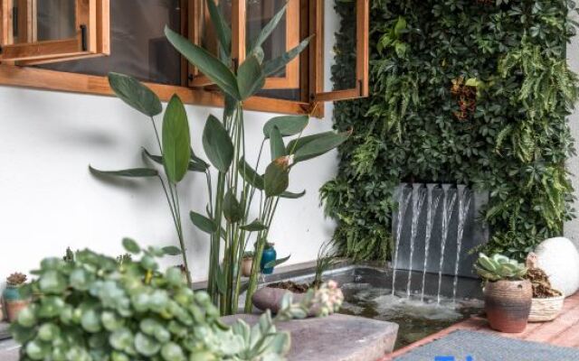 Xiandu Tianlu Hostel