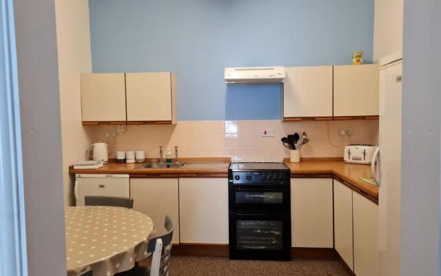 17 Bridge St, 3 bedroom flat