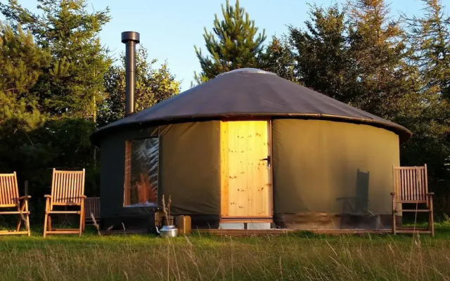 Roundhouse Yurt, Stunning Views, Totnes Dartmouth