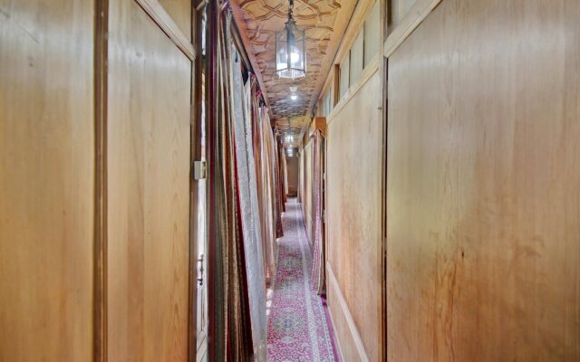 Hollywood Group Of Houseboats By OYO Rooms