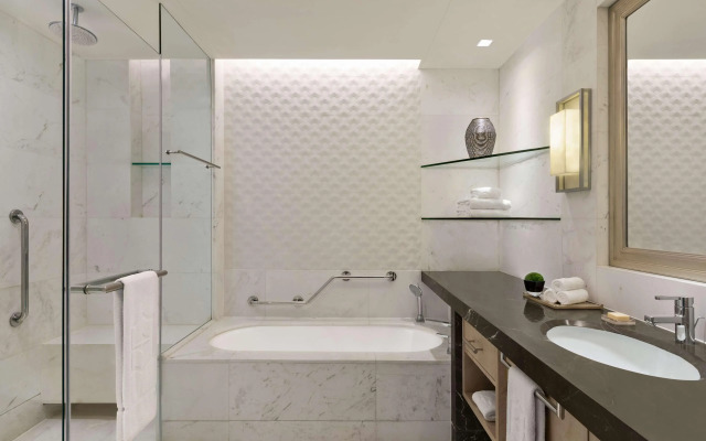 Shangri-La Residences at the Fort, Manila