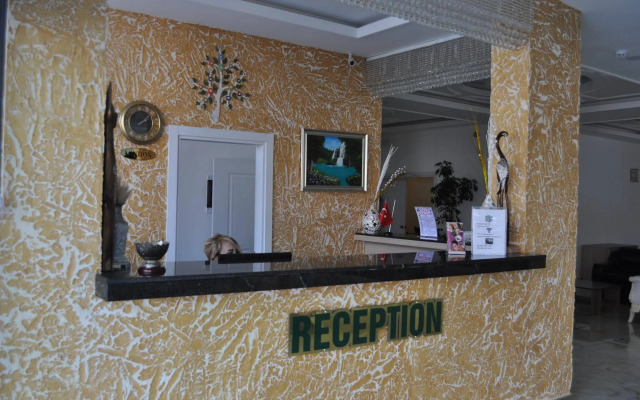 Green Life Hotel