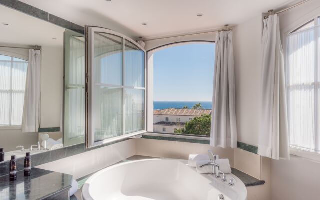Las Dunas Suites & Apartments