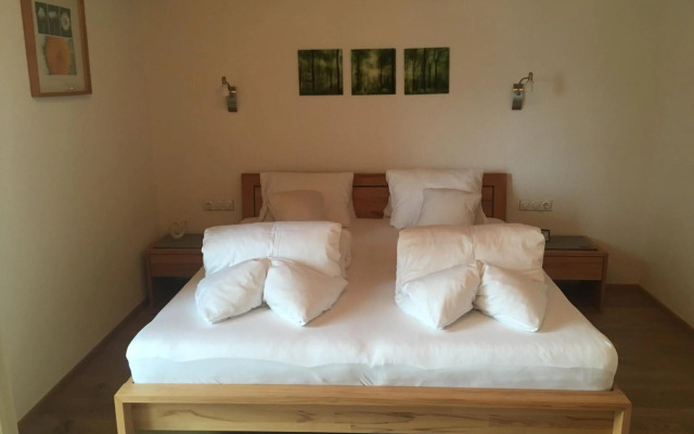 Haus Tschirgantblick