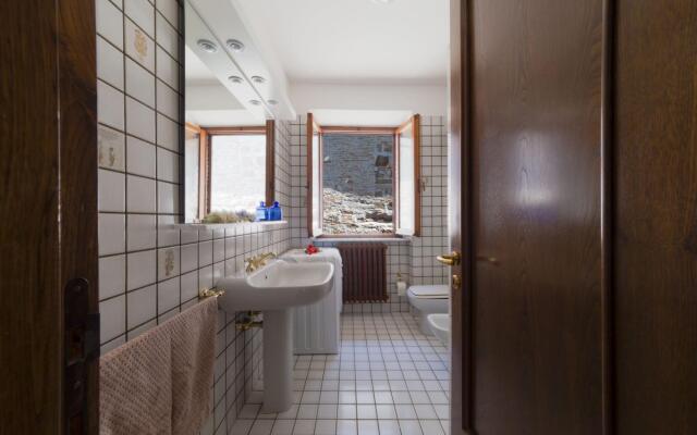 Quiet property set in a genuine context between nature and culture.-CASA PARIS