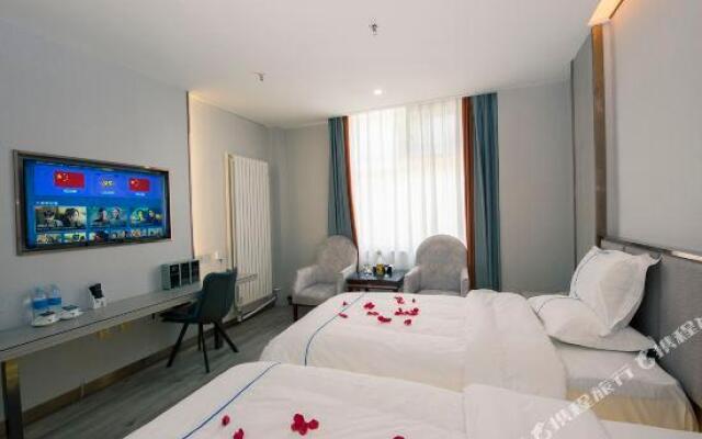 Xinrong Business Theme Hotel