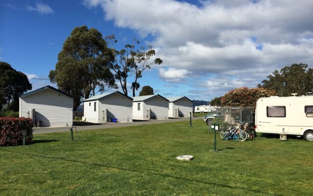 Snug Beach Cabin And Caravan Park