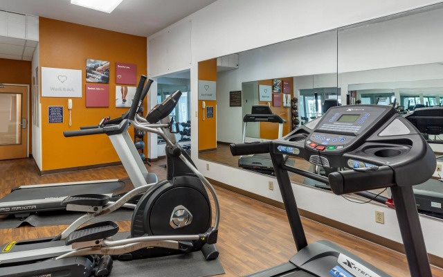 Comfort Suites At Rivergate Mall