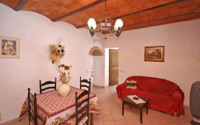 Spacious Farmhouse in Pienza with Swimming Pool