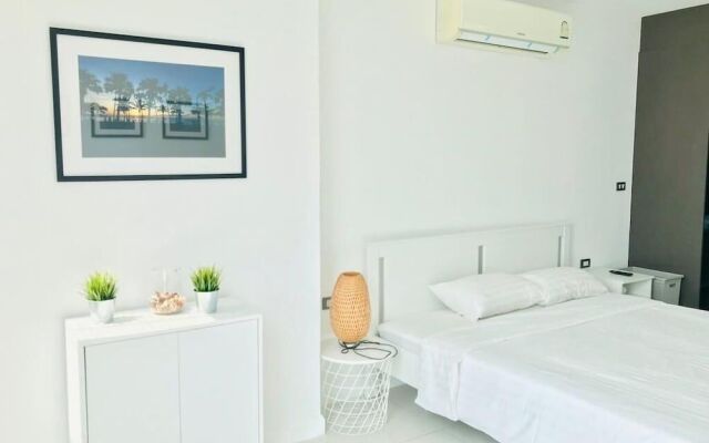 The Point Pratumnak by PSR ASIA