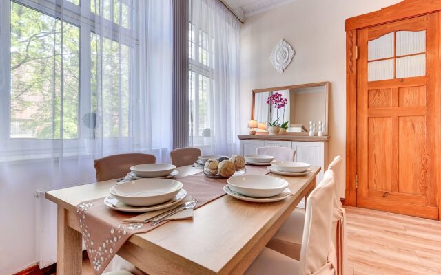 Royal Apartments - Center