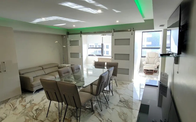 Alexander 521 3 Bedroom Apts by RedAwning