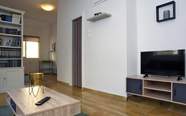 Delmare Aristotelous 7