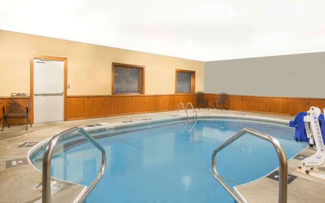 Super 8 by Wyndham Mason City