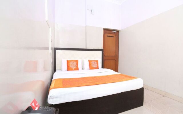 OYO 11417 Hotel Lotus