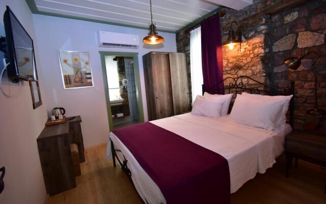 Flora Ayvalik Otel +13 Adult Only