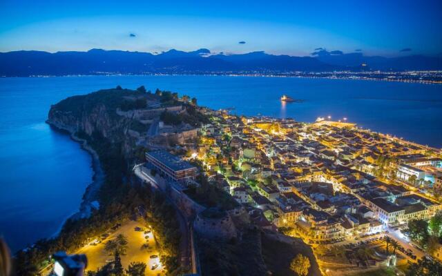 Deluxe 2-bedroom Apt in the heart of Nafplion