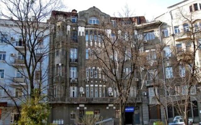 Poltavskiy Shlyakh 22 Apartment