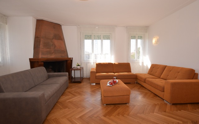 Margherita Near Lake - Family Friendly