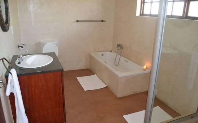 Thabaledi Game Lodge