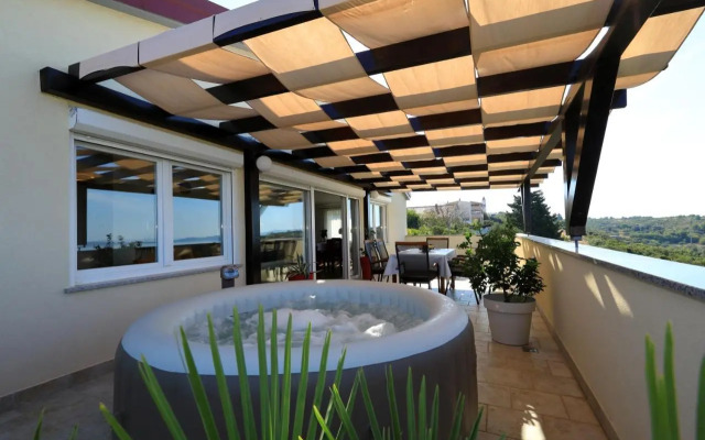 Vanda Land Penthouse