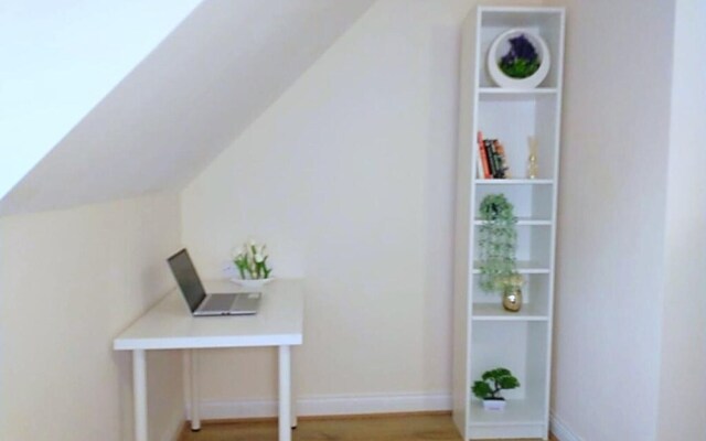 City Centre Home, Free Parking,wifi,netflix,tv