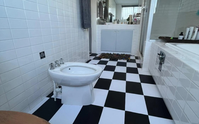 Seaside Getaway @ Swallow House Suite #1