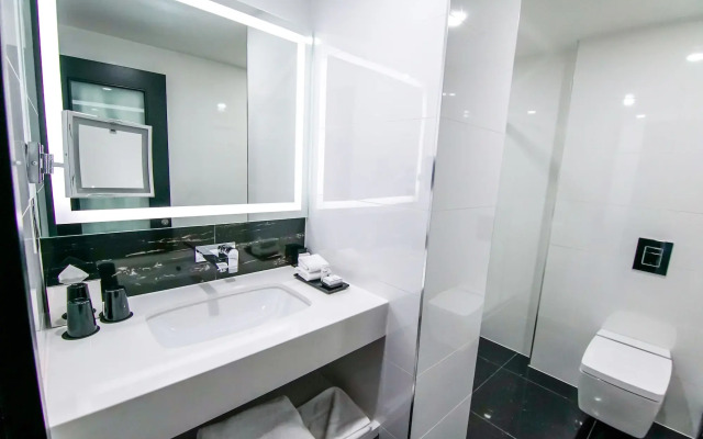 Montcalm Royal London House, London City