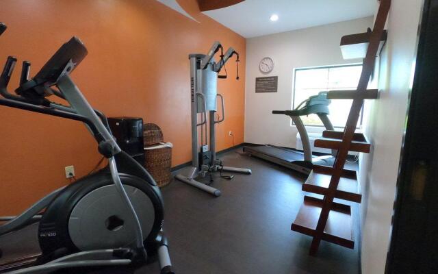 Hometowne Studios & Suites By Red Roof Washington