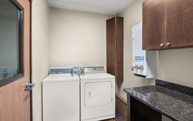 Comfort Inn Metro Airport