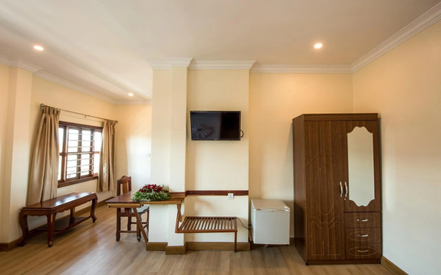 Seng Hout Hotel