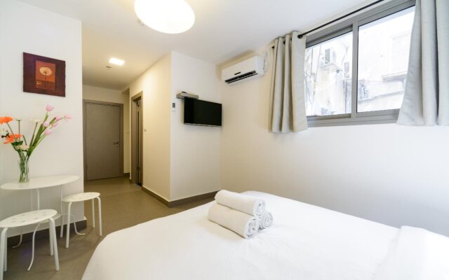 Dizengoff Inn