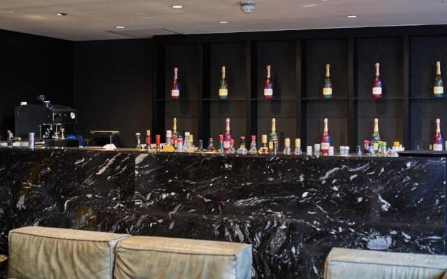 The Onyx Apartment Hotel by NEWMARK