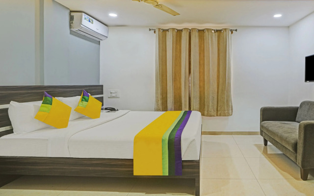 Itsy by Treebo - Purple Suites