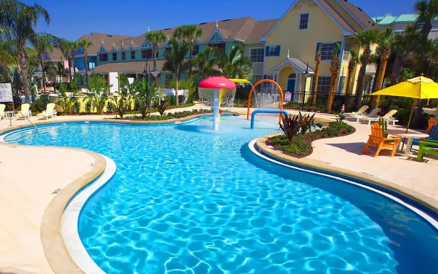 Heng's Runaway Beach Condo