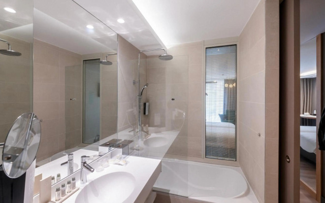 voco Strasbourg Centre The Garden by IHG