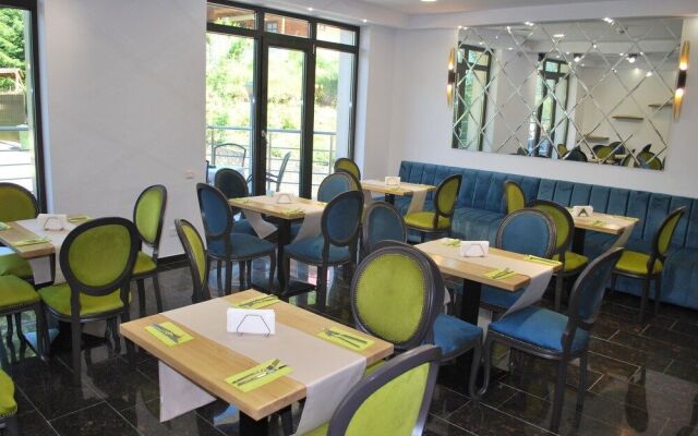 Hotel Carpat Inn