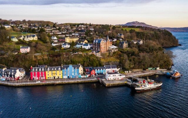 Western Isles Hotel