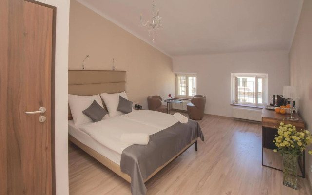 Pergamin Royal Apartments